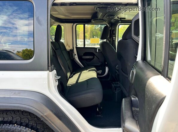 1C4HJXDG5JW162480 2018 JEEP WRANGLER Белый Вид щитка приборов