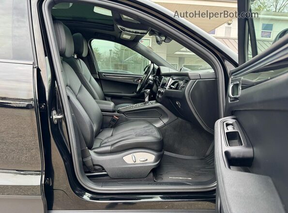 WP1AA2A54MLB03660 2021 PORSCHE MACAN Черный Вид спереди