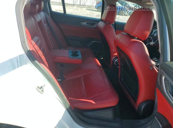 ZARFAEEN9H7560780 2017 ALFA ROMEO GIULIA Белый Вид задней части салона