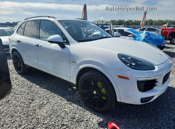 WP1AE2A20HLA75758 2017 PORSCHE CAYENNE Белый Вид спереди