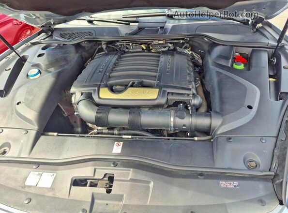 WP1AA2A24GLA09966 2016 PORSCHE CAYENNE Синий Вид салона спереди