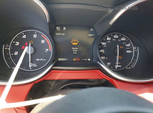 ZASFAKAN4J7B74800 2018 ALFA ROMEO STELVIO Silver Widok tylnych siedzeń