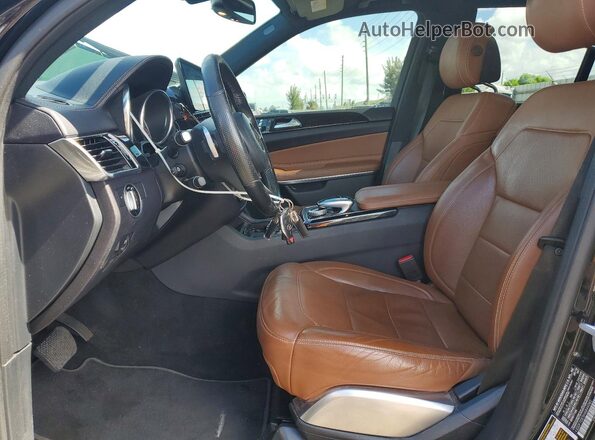 4JGDF7DE5HA844082 2017 MERCEDES-BENZ GLS Черный Вид панели приборов