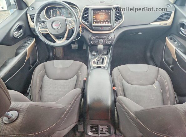 1C4PJMCB7HW609093 2017 JEEP CHEROKEE White Вид щитка приладів