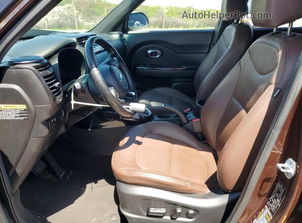 KNDJP3A52H7463143 2017 KIA SOUL Коричневый Вид панели приборов
