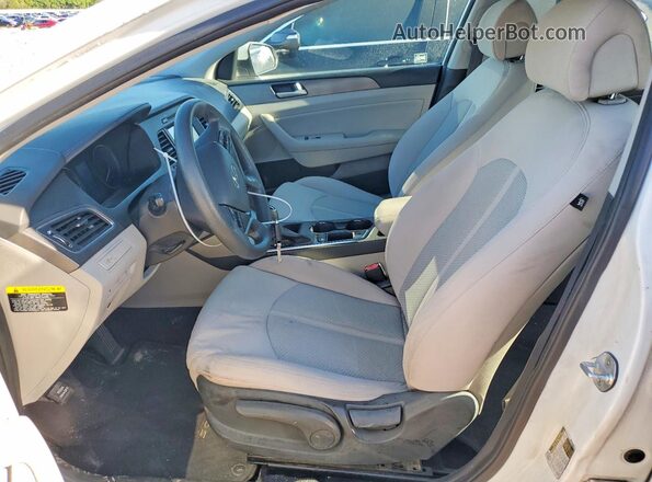5NPE34AF2HH565890 2017 HYUNDAI SONATA White Widok deski rozdzielczej