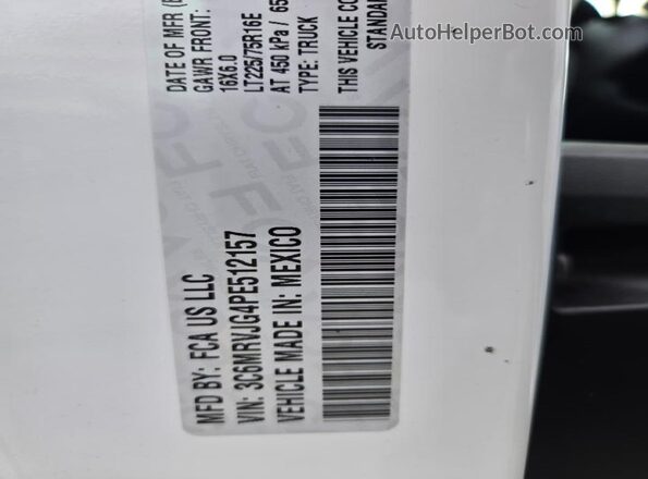 3C6MRVJG4PE512157 2023 RAM PROMASTER Белый Вид задней части салона