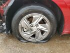 2025 Hyundai Elantra Se Красный vin: KMHLL4DGXSU968729 Damage: Left Front Tire, Worn, Replacement Required