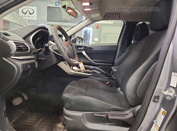 JA4AT3AA8KZ028822 2019 MITSUBISHI ECLIPSE Серебряный Вид панели приборов