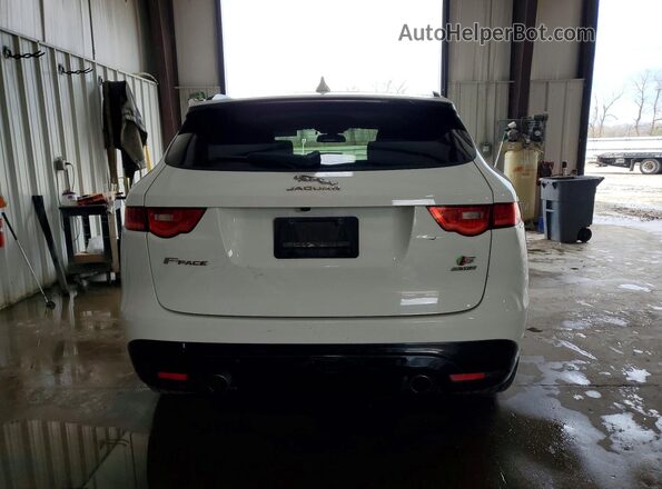 SADCM2BV8HA080244 2017 JAGUAR F-PACE Белый Вид салона спереди