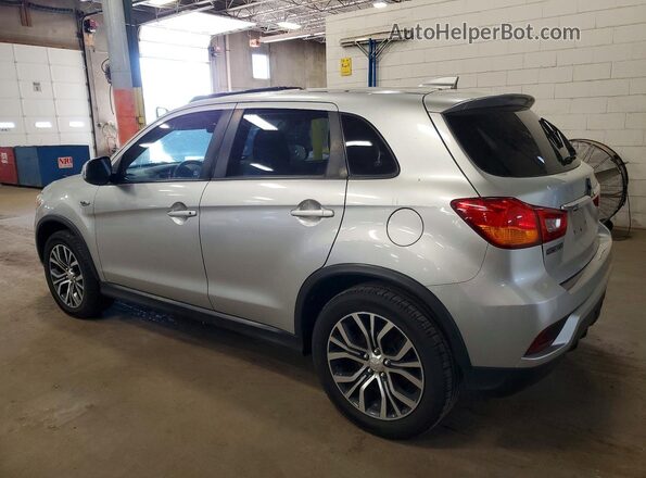 JA4AP3AU1JU002489 2018 MITSUBISHI OUTLANDER Silver Tył prawy