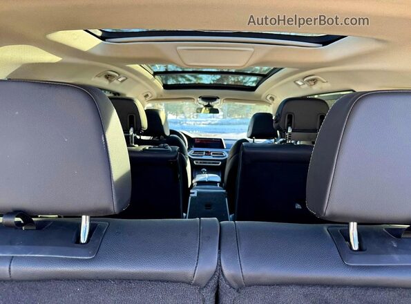 5UXCW2C09L9A00387 2020 BMW X7 Коричневый Вид задних сидений