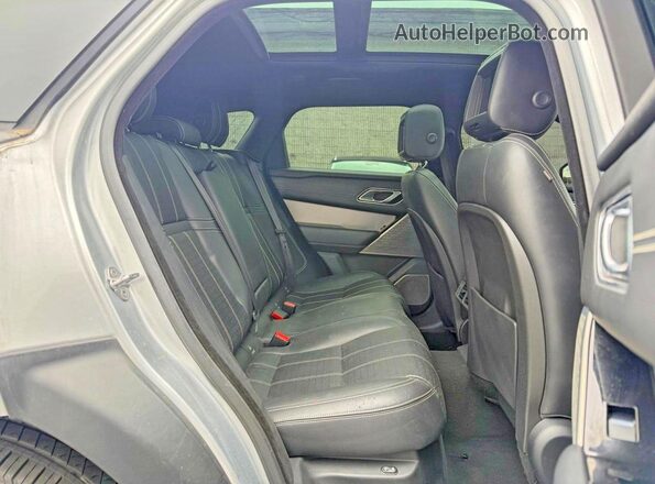 SALYM2RV0JA706519 2018 LAND ROVER RANGE Серебряный Вид салона спереди