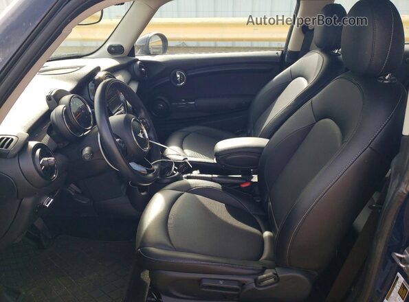 WMWXP5C58J2G64096 2018 MINI COOPER Синий Вид панели приборов