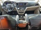 2020 Chrysler Pacifica Touring L Silver vin: 2C4RC1BG5LR279681