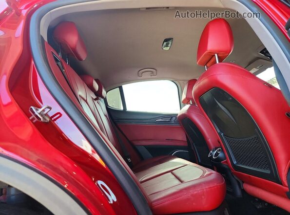 ZASPAJAN8M7C99804 2021 ALFA ROMEO STELVIO Red Շարժիչի բաժամունքի տեսք