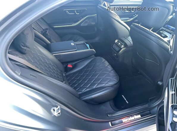 W1K6G6DB1NA105593 2022 MERCEDES-BENZ S Gray Widok wnętrza z przodu