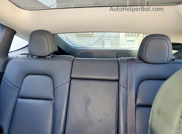 7SAYGDEE5PF866981 2023 TESLA MODEL Белый Вид задней части салона