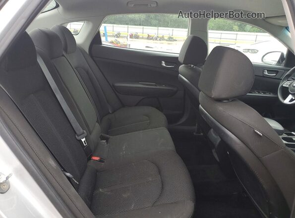 5XXGT4L35LG419791 2020 KIA OPTIMA Серебряный Вид задней части салона