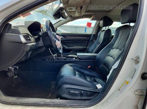 1HGCV1F56JA042175 2018 HONDA ACCORD Белый Вид панели приборов