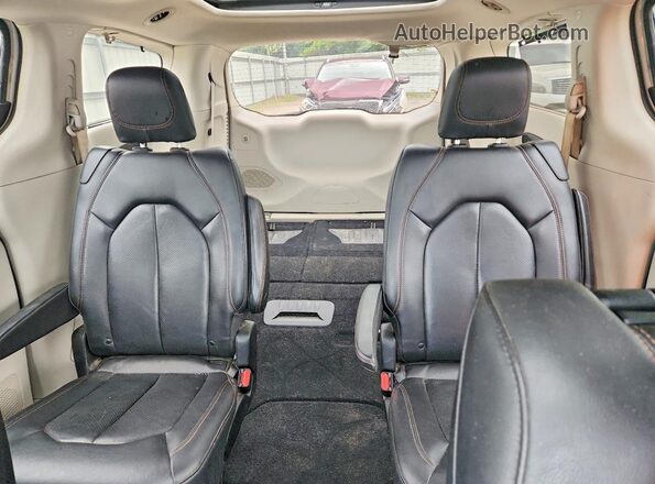 2C4RC1EG3KR604905 2019 CHRYSLER PACIFICA Белый Вид задней части салона