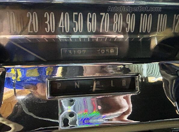 5762097498 1957 CADILLAC 2 White Vista del cuadro de instrumentos