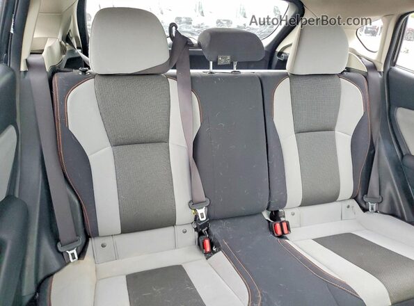 JF2GTABCXJH219667 2018 SUBARU CROSSTREK Серый Вид задней части салона