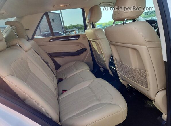 4JGDA5HB2JB069341 2018 MERCEDES-BENZ GLE White Vista interior trasera