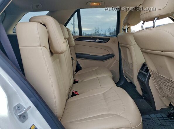 4JGDA5HB6GA738676 2016 MERCEDES-BENZ GLE White Widok wnętrza z tyłu