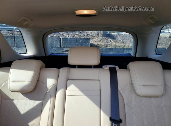 4JGDA5HB8HA969693 2017 MERCEDES-BENZ GLE Blue Вид задніх сидінь