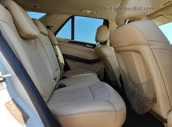 4JGDA5JB1GA782563 2016 MERCEDES-BENZ GLE White Widok wnętrza z tyłu