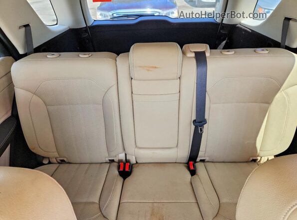 4JGDA5JB3HA960801 2017 MERCEDES-BENZ GLE White Vista de los asientos traseros