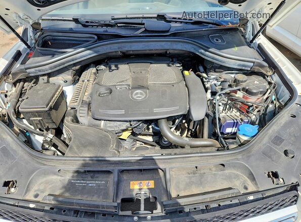 4JGDA5JB3HA960801 2017 MERCEDES-BENZ GLE White Vista del compartimento del motor