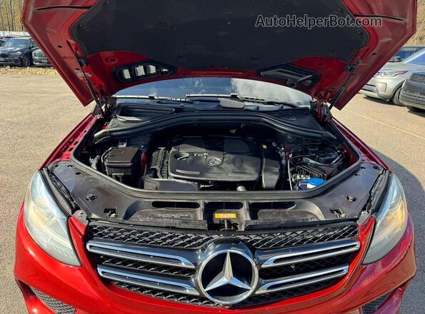 4JGDA5JB4JB005635 2018 MERCEDES-BENZ GLE Красный Вид панели приборов