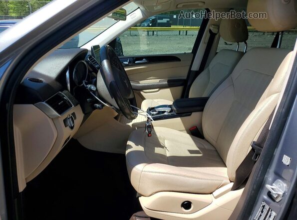 4JGDA5JB8GA783483 2016 MERCEDES-BENZ GLE Gray Widok wnętrza z przodu