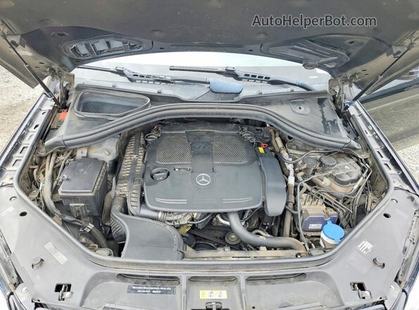 4JGDA5JB8HA920908 2017 MERCEDES-BENZ GLE Black Widok komory silnika