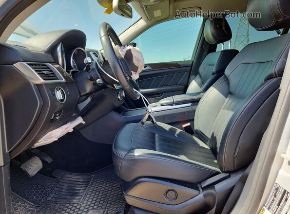 4JGDF6EE7GA699165 2016 MERCEDES-BENZ GL-CLASS Серебряный Вид салона спереди