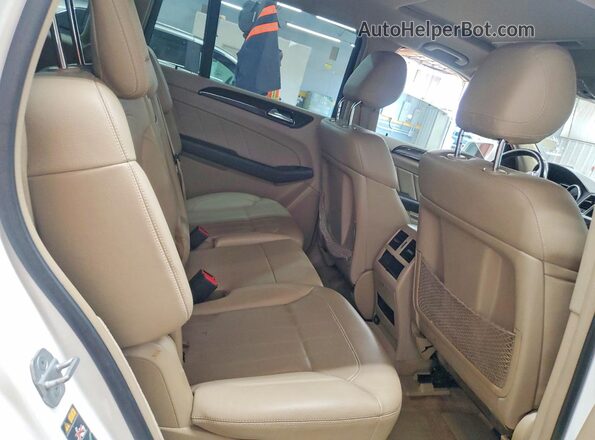 4JGDF6EE8GA640223 2016 MERCEDES-BENZ GL-CLASS White Սալոնի հետևի տեսք