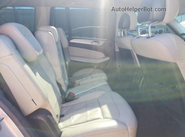 4JGDF7DE3JB151365 2018 MERCEDES-BENZ GLS Silver Вид задньої частини салону