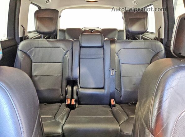 4JGDF7DE9JB013796 2018 MERCEDES-BENZ GLS White Widok tylnych siedzeń