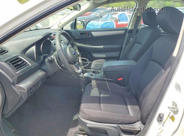 4S3BNAA67J3028106 2018 SUBARU LEGACY Серебряный Вид салона спереди