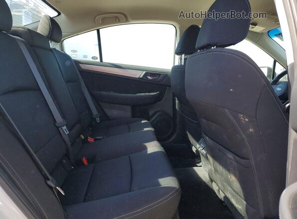 4S3BNAC66J3012833 2018 SUBARU LEGACY White Widok tylnych siedzeń