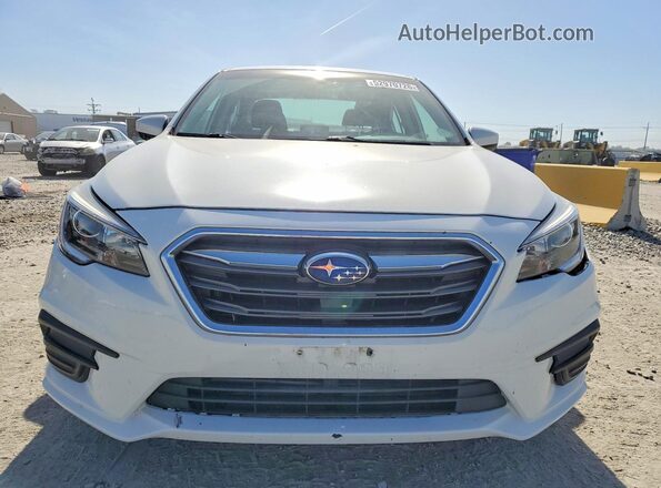 4S3BNAC66J3012833 2018 SUBARU LEGACY White Widok z przodu