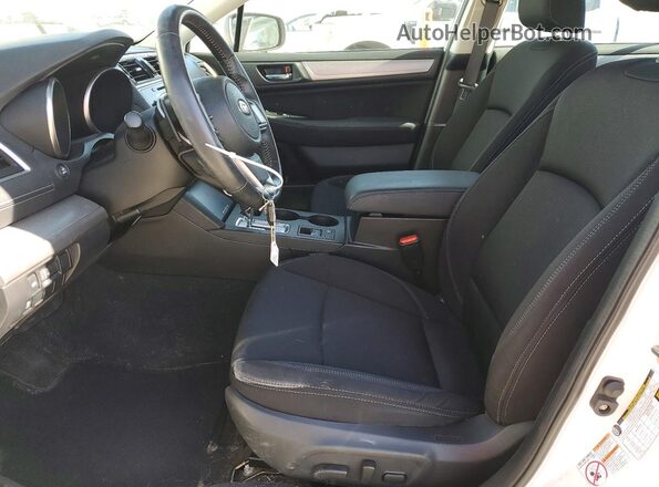 4S3BNAC66J3012833 2018 SUBARU LEGACY White Widok wnętrza z przodu