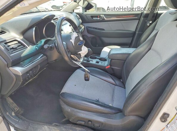 4S3BNAS69J3023973 2018 SUBARU LEGACY Белый Вид салона спереди