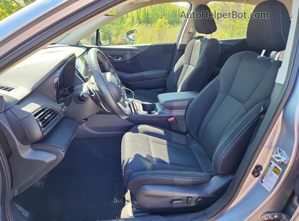 4S3BWAD68R3018785 2024 SUBARU LEGACY Серебряный Вид салона спереди
