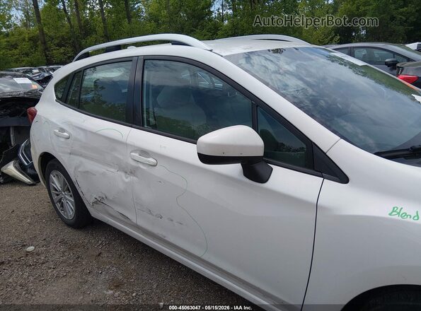 4S3GTAB66H3744709 2017 SUBARU IMPREZA White Widok wnętrza z tyłu