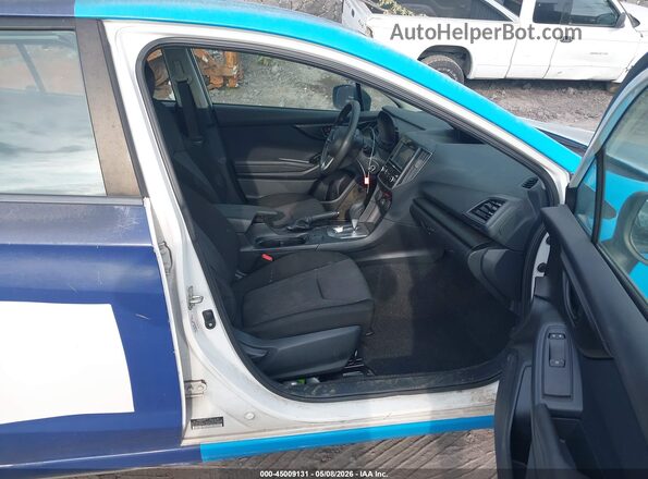 4S3GTAB66K3746418 2019 SUBARU IMPREZA Синий Вид салона спереди