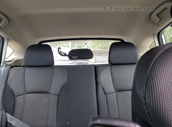 4S3GTAB69M3714646 2021 SUBARU IMPREZA White Vista de los asientos traseros