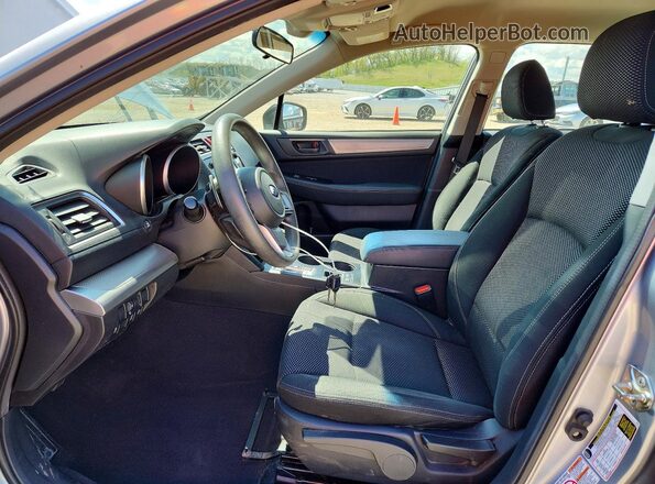 4S4BSABC1K3374789 2019 SUBARU OUTBACK Silver Вид салону спереду